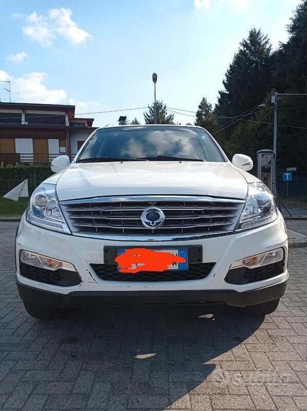 Usata Ssangyong (KGM) Rexton 178 CV (130 kW) 2016 SUV
