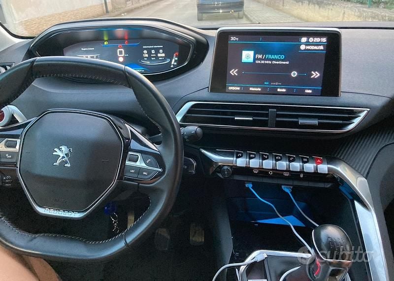 Usata Peugeot 3008 Business-Line 131 CV (96 kW) 2020 Blu SUV