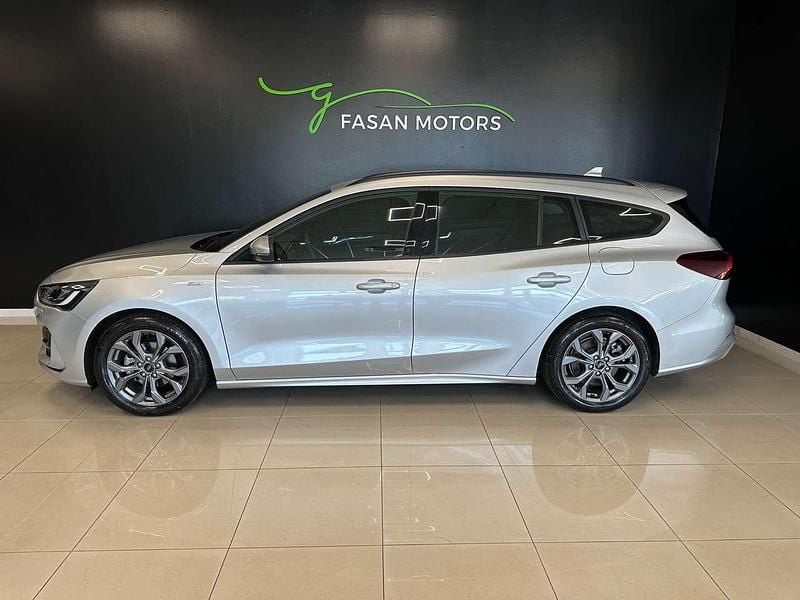 Usata Ford Focus ST-Line 125 CV (91 kW) 2023 Moondust silver Station wagon