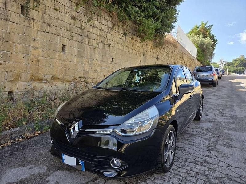Nero Usata 2015 Renault Clio IV Tre volumi | 7000 € (Super prezzo) - Immagine 1/4