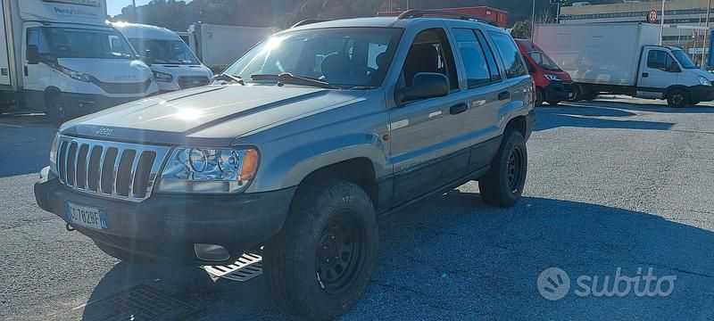 Usata Jeep Grand Cherokee Laredo 163 CV (119 kW) 2002 Grigio SUV
