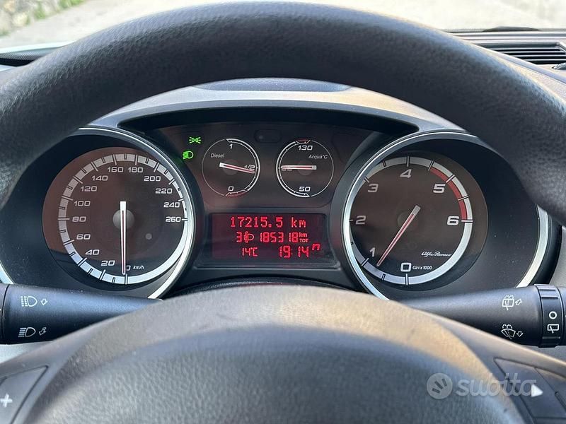 Usata Alfa Romeo Giulietta Progression 120 CV (88 kW) 2015 Bianco Utilitaria