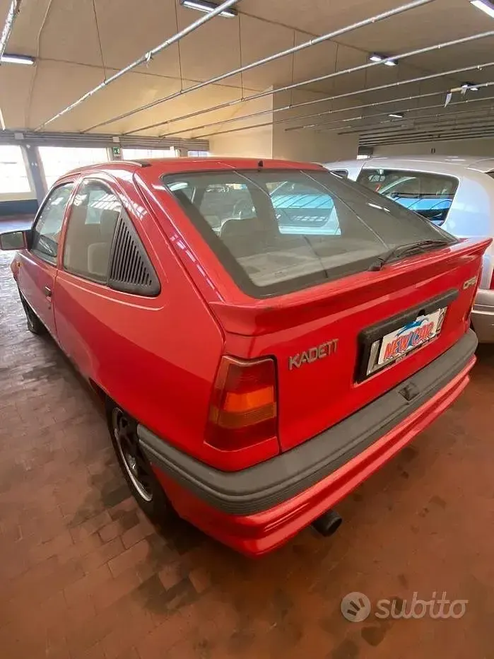 Usata Opel Kadett 75 CV (55 kW) 1988 Rosso Utilitaria