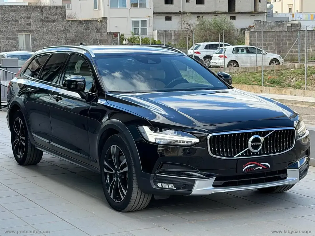 Usata Volvo V90 CC Pro 190 CV (139 kW) 2019 Nero Station wagon