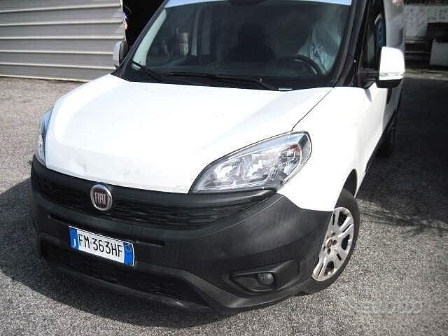 Usata Fiat Doblò 95 CV (69 kW) 2017 Bianco Monovolume