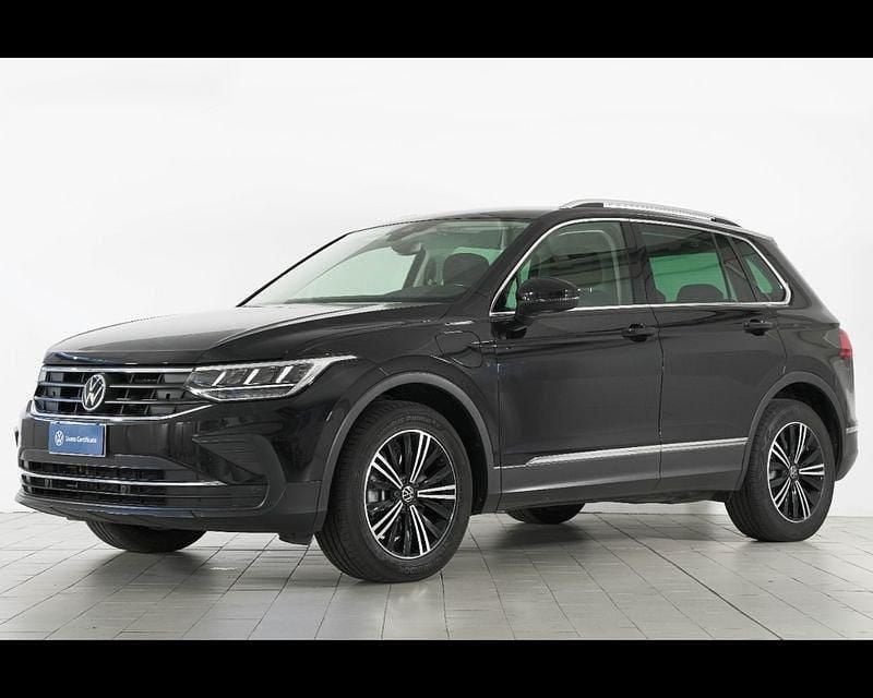 Nero Usata 2021 VW Tiguan Life SUV | 27.800 € (Buon prezzo) - Immagine 1/4
