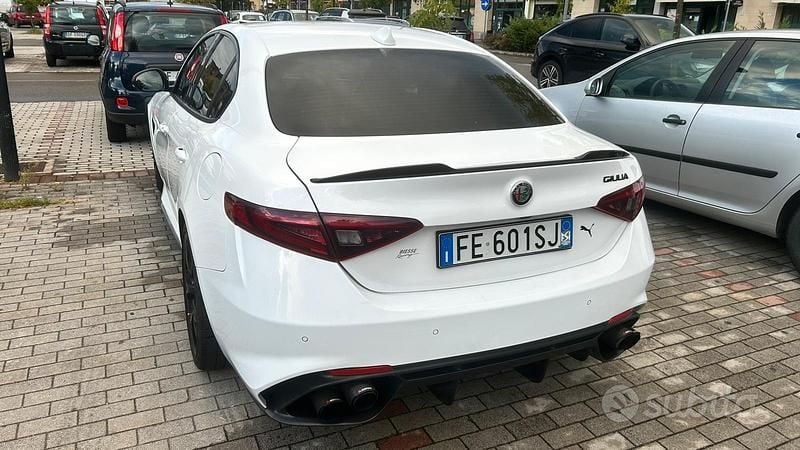 Usata Alfa Romeo Giulia Super 180 CV (132 kW) 2016 Bianco Berlina