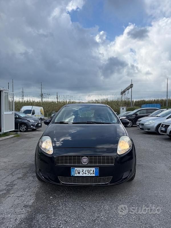 Usata Fiat Grande Punto Dynamic 77 CV (56 kW) 2009 Nero Utilitaria