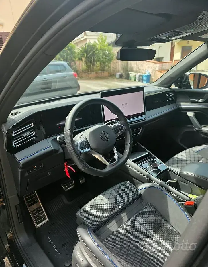 Usata VW Tiguan R-line Plus 150 CV (110 kW) 2025 Nero SUV