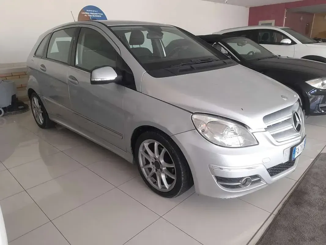 Usata Mercedes B200 140 CV (102 kW) 2010 Monovolume