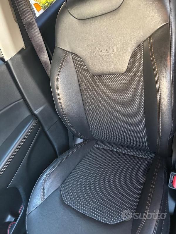 Usata Jeep Compass Limited 140 CV (102 kW) 2017 Grigio SUV