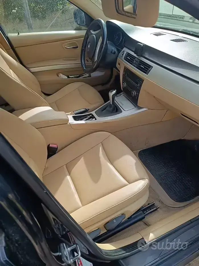 Begagnad BMW 320 177 HK (130 kW) 2009 Blå Sedan