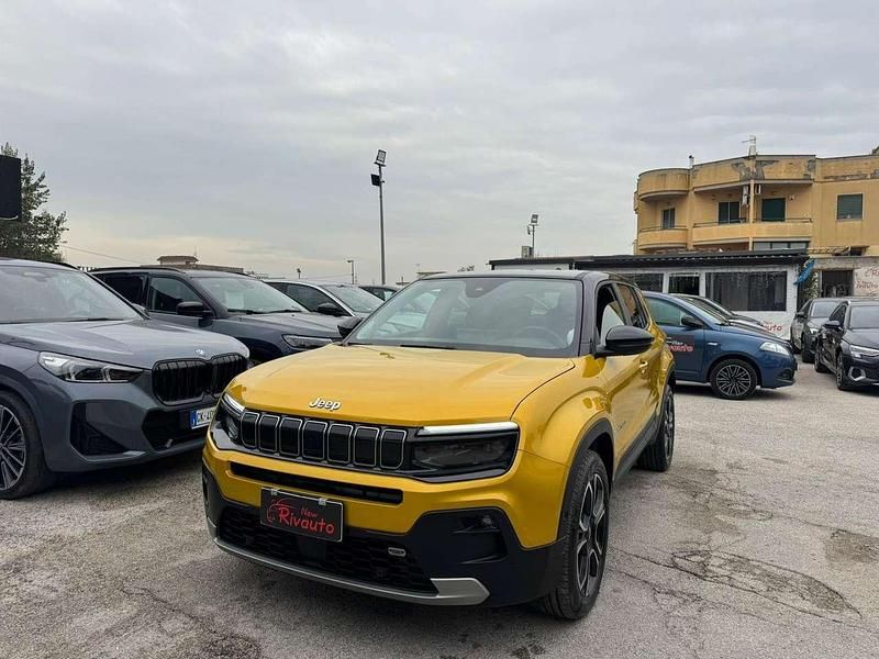 Usata Jeep Avenger Summit 101 CV (74 kW) 2023 Oro SUV