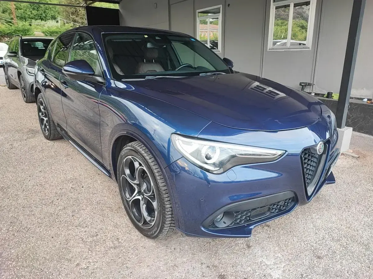 Usado Alfa Romeo Stelvio Veloce 210 CV (154 kW) 2020 Azul SUV