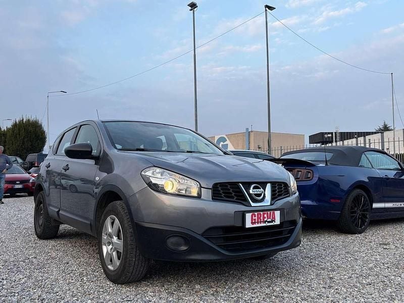 Grigio Usata 2012 Nissan Qashqai Tekna SUV | 6900 € (Buon prezzo) - Immagine 1/4