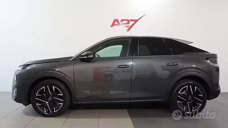 Usata Peugeot 3008 Allure 145 CV (106 kW) 2025 Grigio scuro SUV