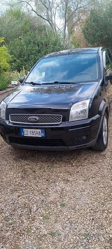 Usata Ford Fusion 68 CV (50 kW) 2005 Nero Monovolume