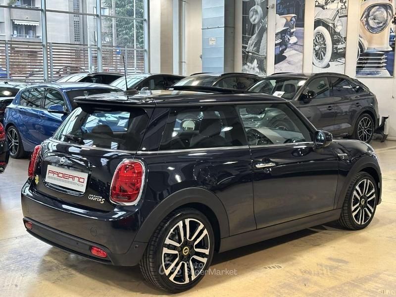Usata Mini Cooper SE Classic 75 kW (102 CV) 2022 Blu Utilitaria