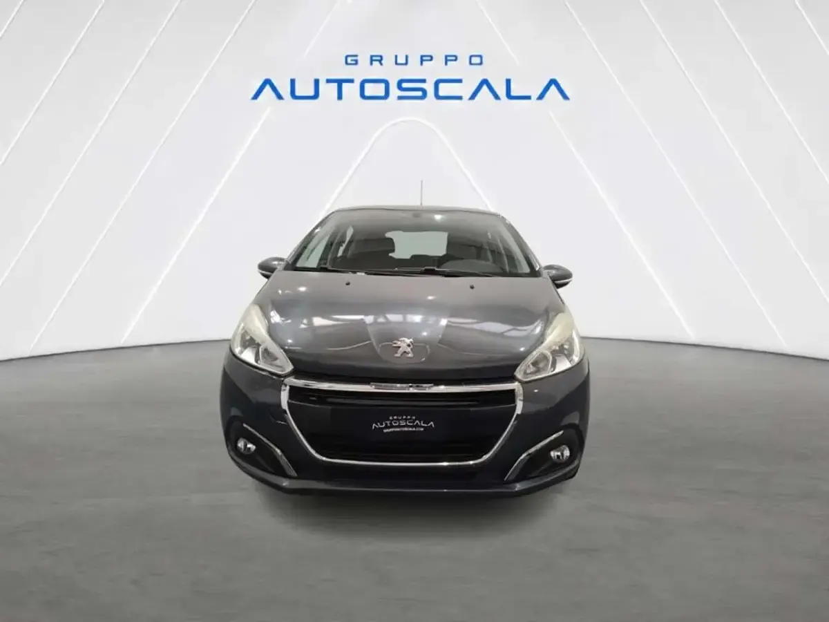 Usata Peugeot 208 Active 75 CV (55 kW) 2015 Grigio shark Utilitaria