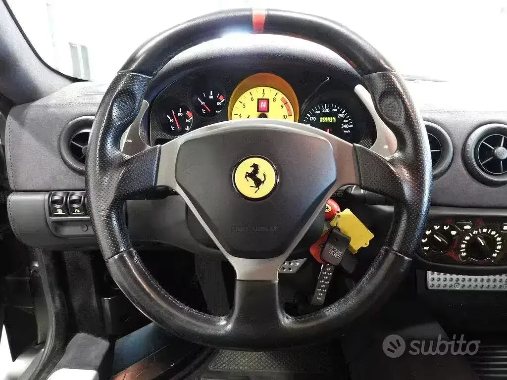 Usata Ferrari 360 426 CV (313 kW) 2004 Rosso Coupé