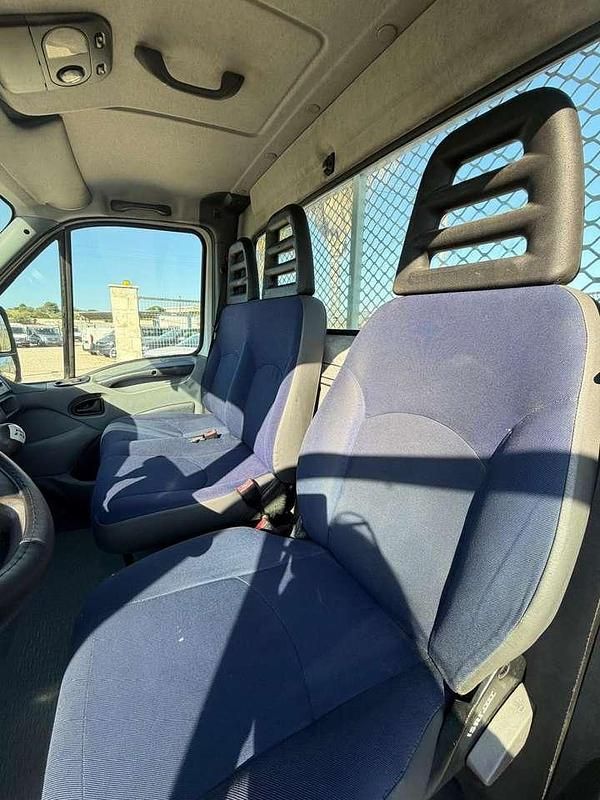 Usata Iveco 35.12 116 CV (85 kW) 2007 Bianco Furgone
