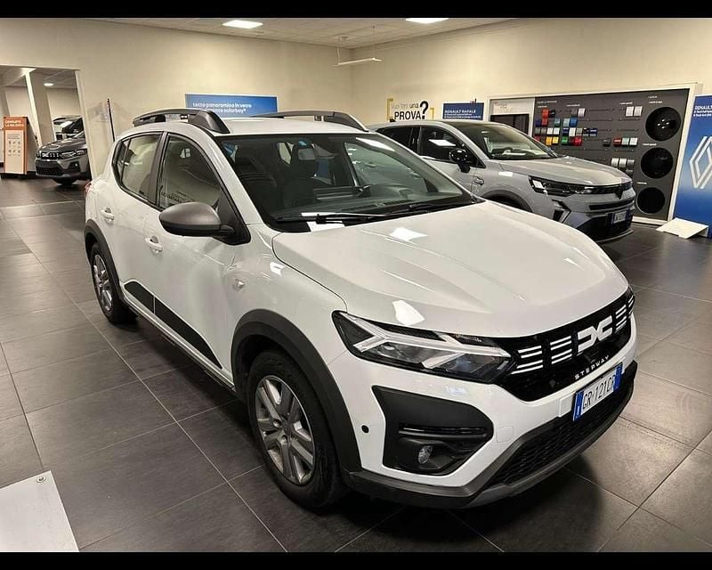 Usata Dacia Sandero Expression 101 CV (74 kW) 2023 Bianco panna Berlina