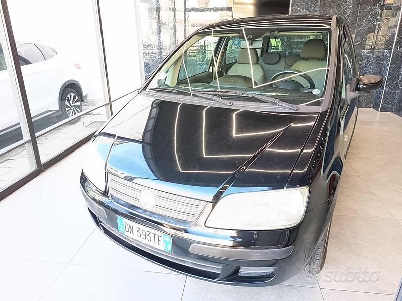 Usata Fiat Idea 70 CV (51 kW) 2008 Nero Monovolume