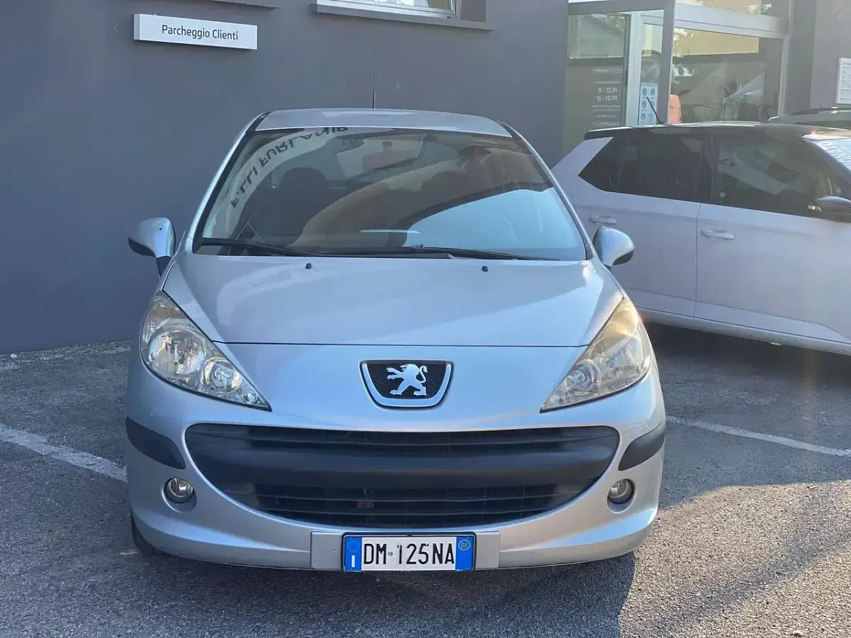 Usata Peugeot 207 Access 73 CV (53 kW) 2011 Celeste metalizzato Berlina