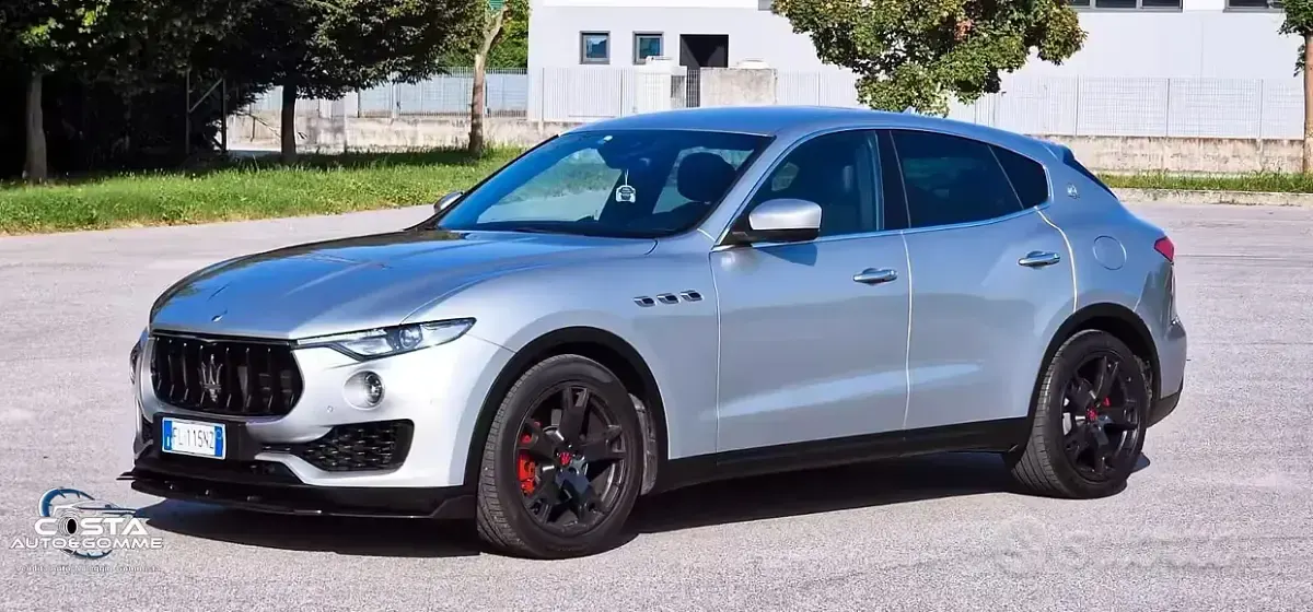 Usata Maserati Levante 275 CV (202 kW) 2017 Grigio SUV