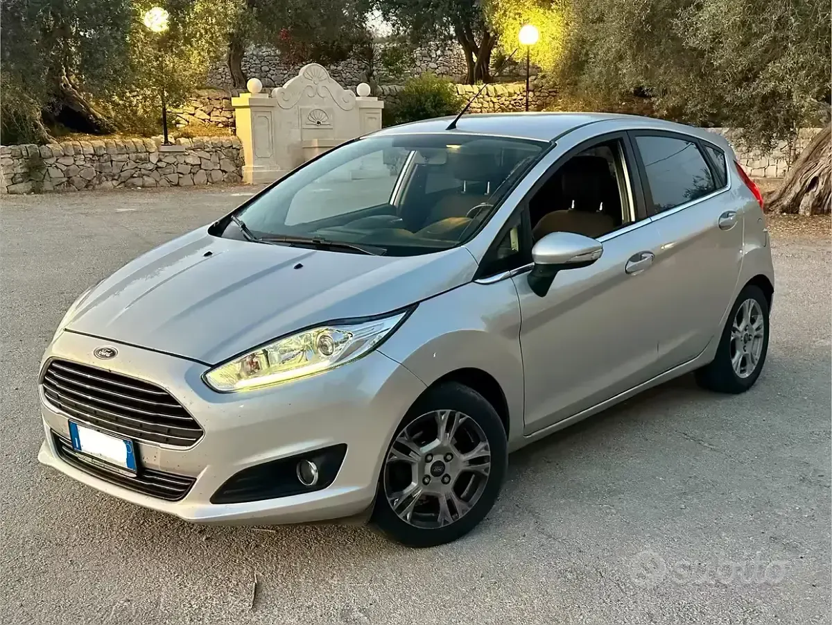 Begagnad Ford Fiesta Titanium 75 HK (55 kW) 2016 Halvkombi