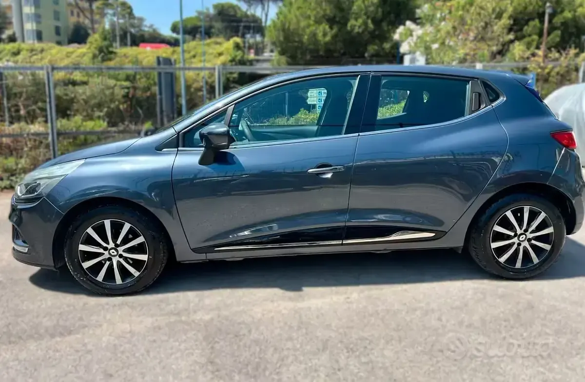 Usata Renault Clio IV 75 CV (55 kW) 2017 Grigio Berlina