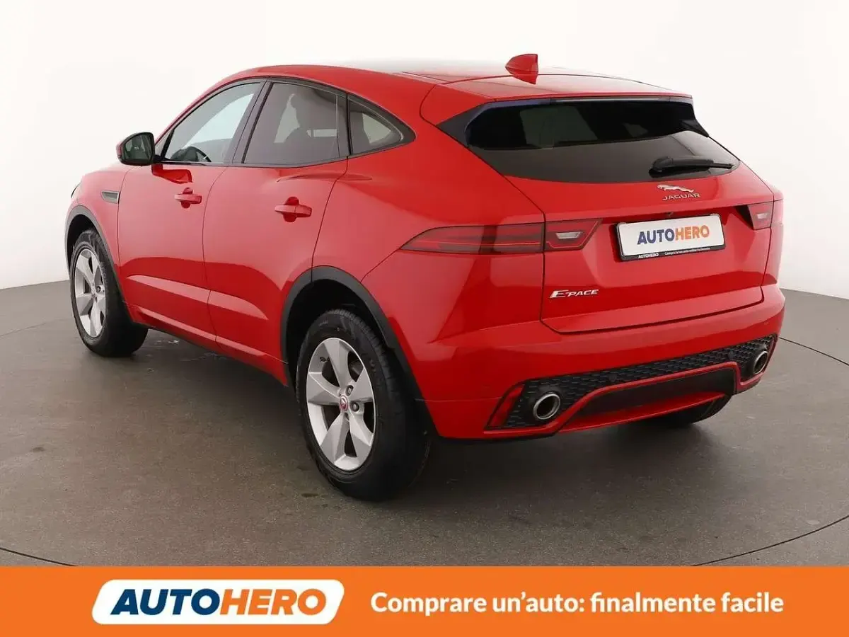 Usado Jaguar E-Pace R-Dynamic 150 CV (110 kW) 2018 Rojo SUV