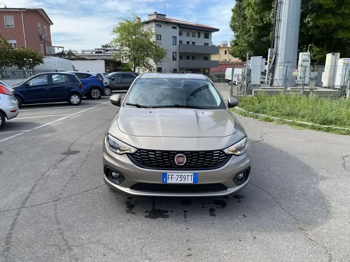 Usata Fiat Tipo Easy 95 CV (69 kW) 2016 Bronzo Berlina