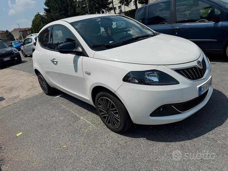 Usata Lancia Ypsilon 2024 Bianco Utilitaria