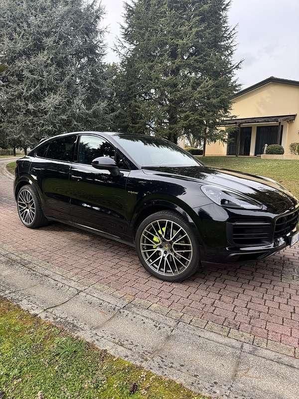 Usata Porsche Cayenne Platinum Edition 462 CV (339 kW) 2022 Nero SUV