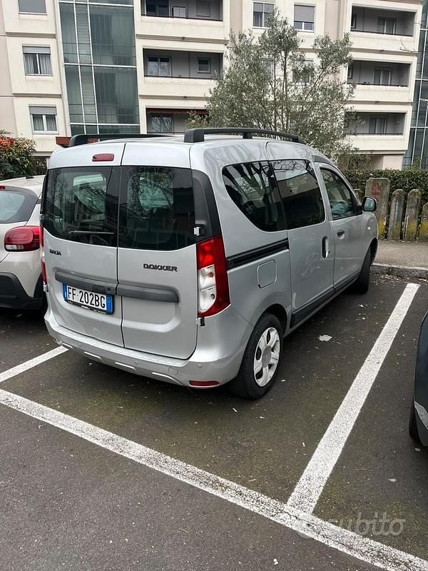 Usata Dacia Dokker 75 CV (55 kW) 2016 Grigio Monovolume