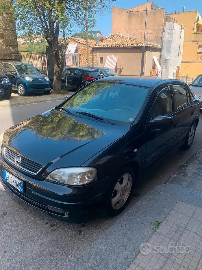 Usata Opel Astra 101 CV (74 kW) 2000 Nero Berlina
