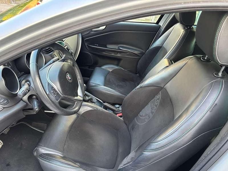 Usata Alfa Romeo Giulietta Executive 150 CV (110 kW) 2015 Argento Utilitaria