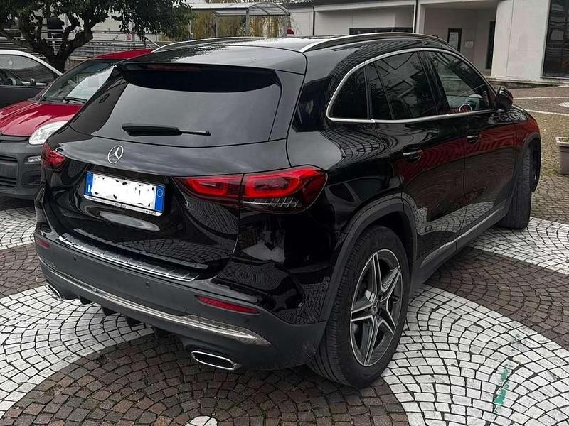 Usata Mercedes GLA200 Premium 150 CV (110 kW) 2021 Nero SUV