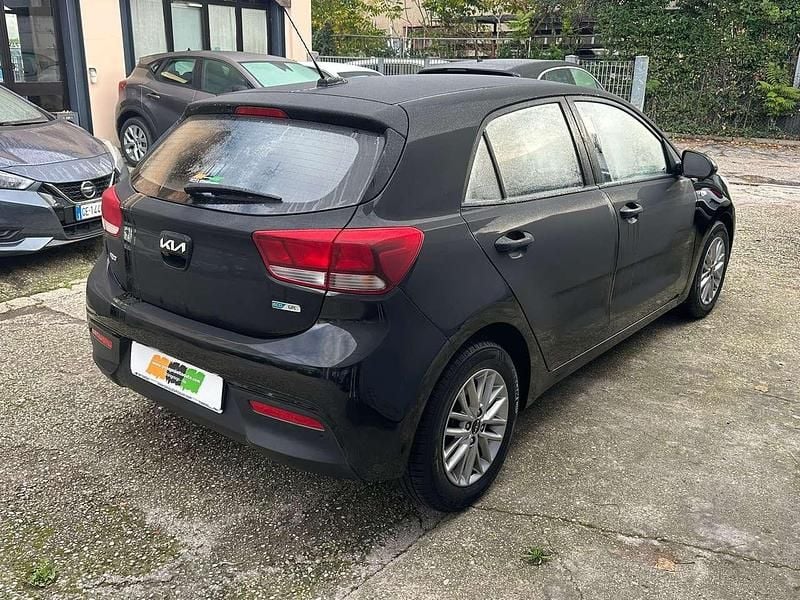 Usata Kia Rio Style 82 CV (60 kW) 2022 Nero Berlina
