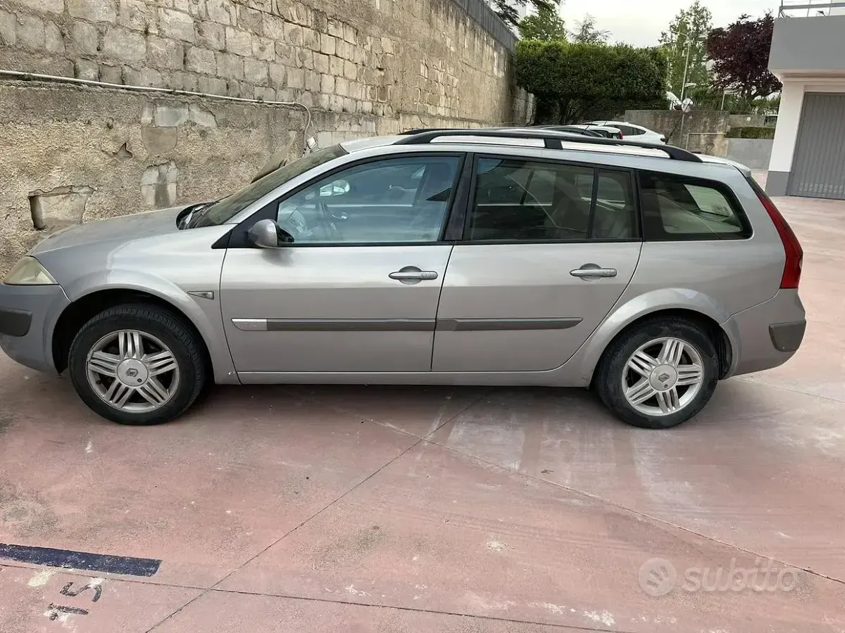 Usata Renault Mégane GrandTour 110 CV (80 kW) 2005 Grigio Station wagon