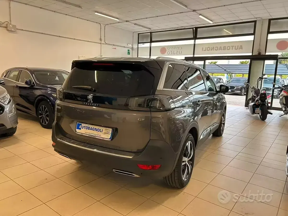 Usata Peugeot 5008 GT 131 CV (96 kW) 2023 Grigio SUV