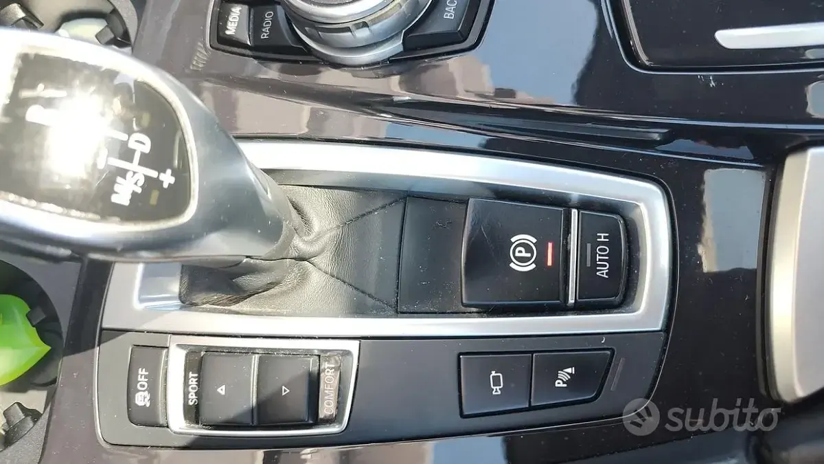 Usata BMW 530 Luxury Line 258 CV (189 kW) 2015 Nero Station wagon