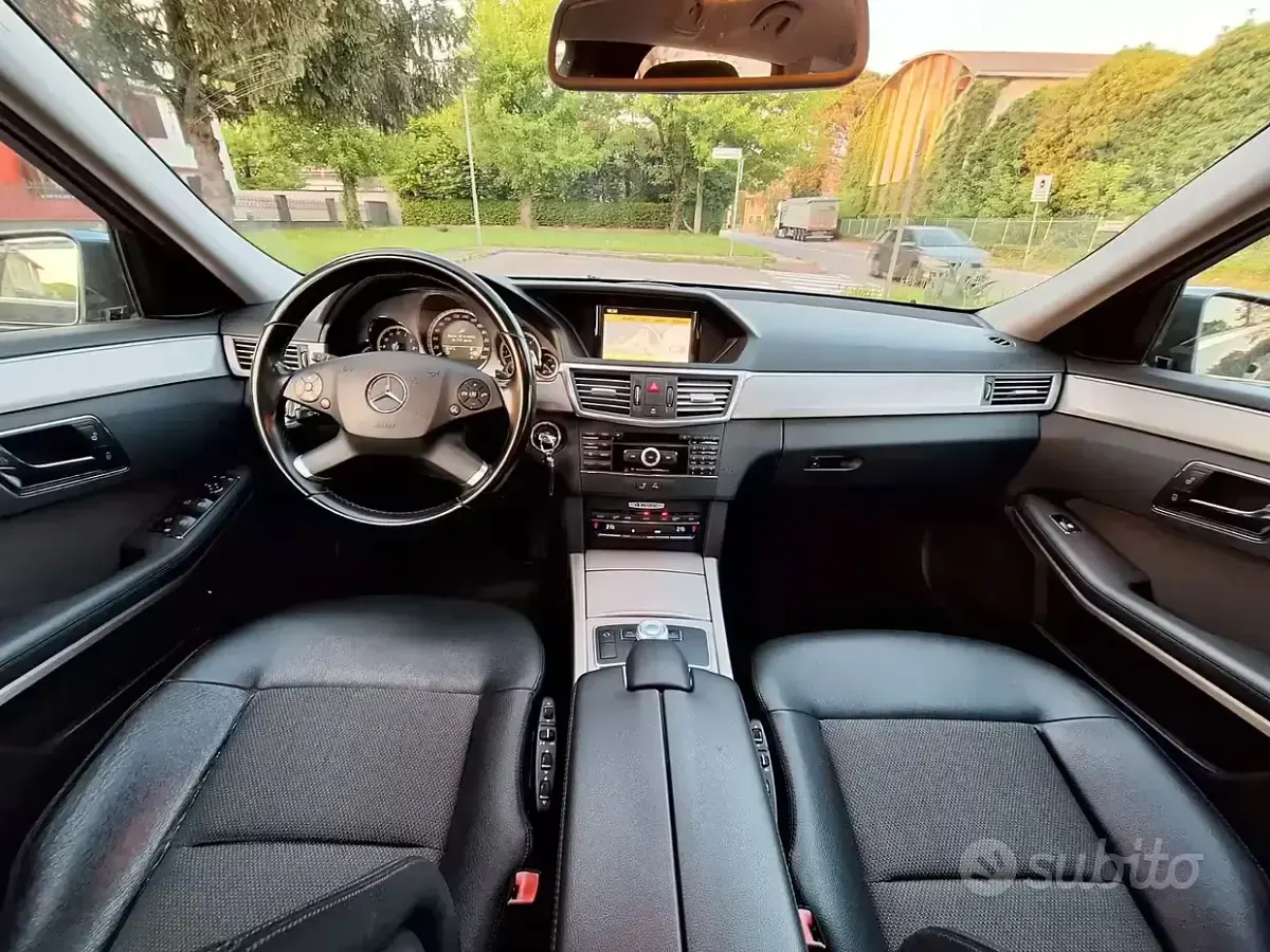 Usata Mercedes E350 265 CV (194 kW) 2010 Grigio Station wagon
