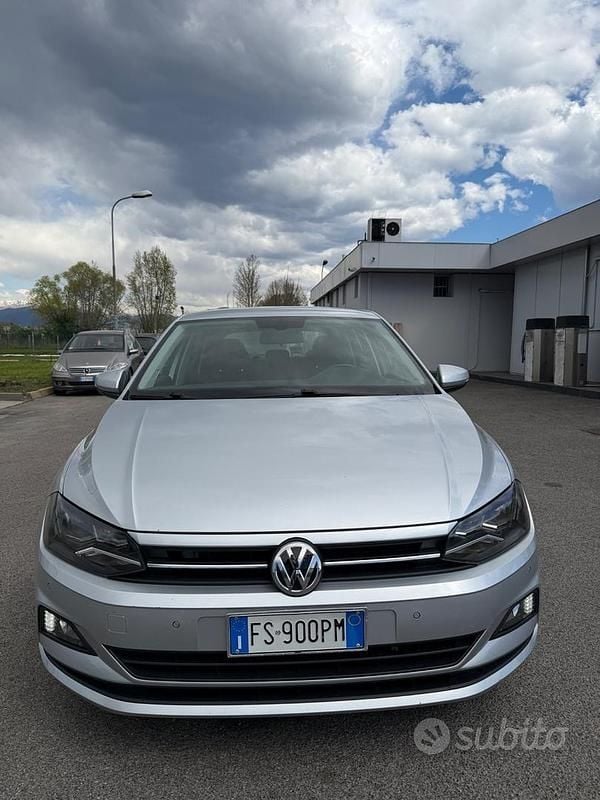 Usata VW Polo Comfortline 95 CV (69 kW) 2018 Grigio Utilitaria