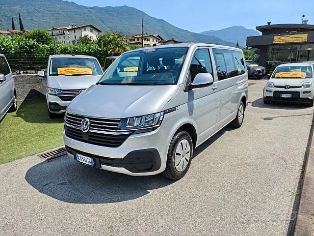 Grigio Usata 2023 VW Caravelle Monovolume | 38.900 € (Super prezzo) - Immagine 1/4