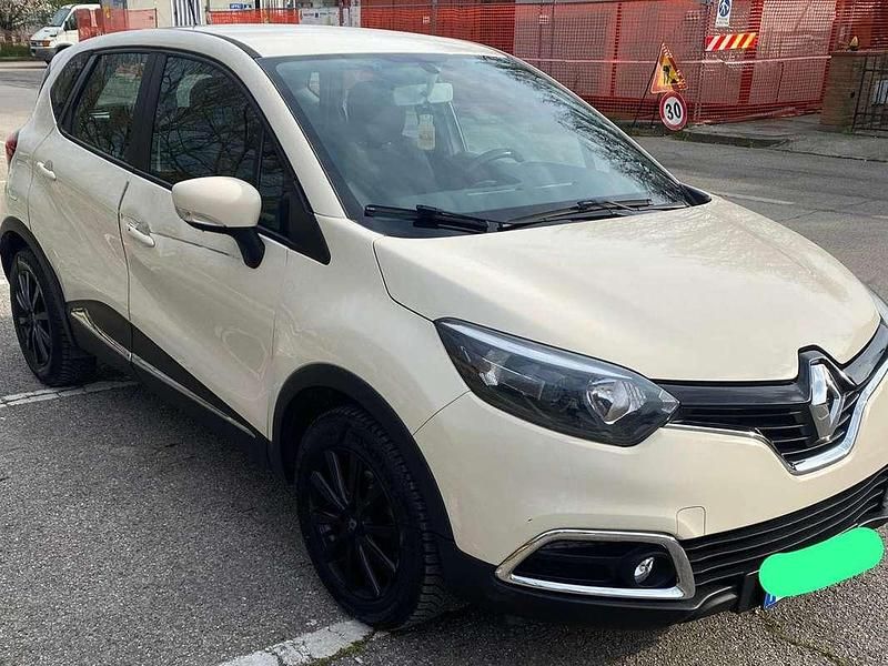 Usata Renault Captur 90 CV (66 kW) 2014 Giallo SUV