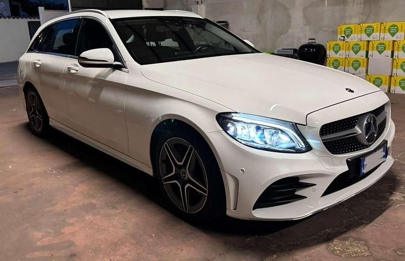 Usata Mercedes C220 Premium 194 CV (142 kW) 2019 Bianco Station wagon