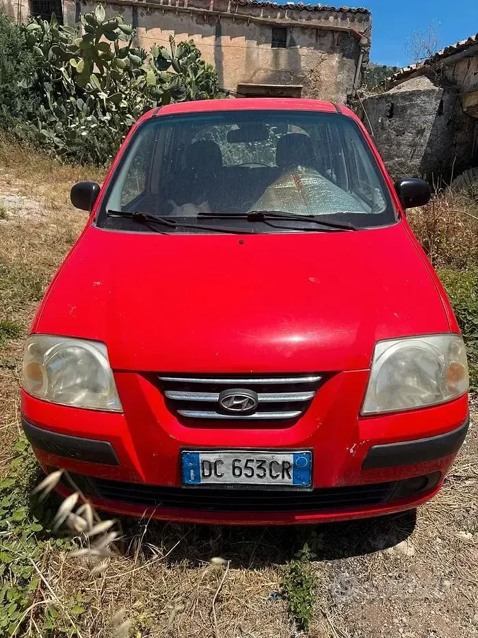 Usata Hyundai Atos 63 CV (46 kW) 2006 Rosso Utilitaria