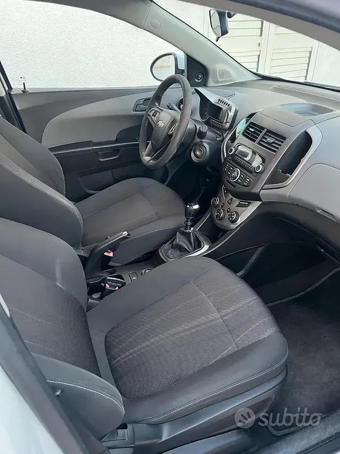 Usata Chevrolet Aveo 86 CV (63 kW) 2012 Bianco Utilitaria